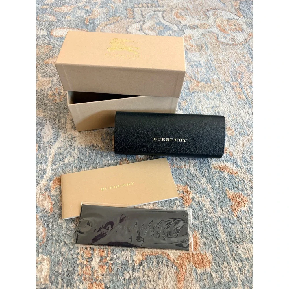 Authentic Men's Burberry Sunglass Case Cloth and Box Set